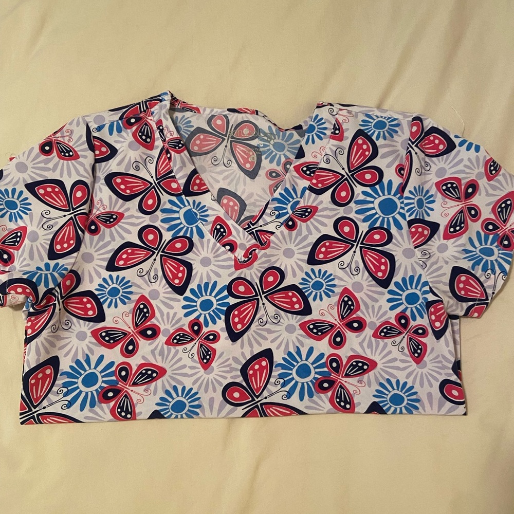 Butterfly Scrub Top - Picture 2 of 4